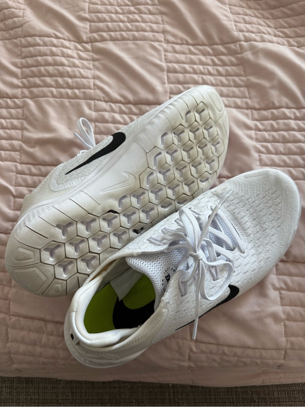 Men’s Nike Free RN Shoe - Picture 3 of 3